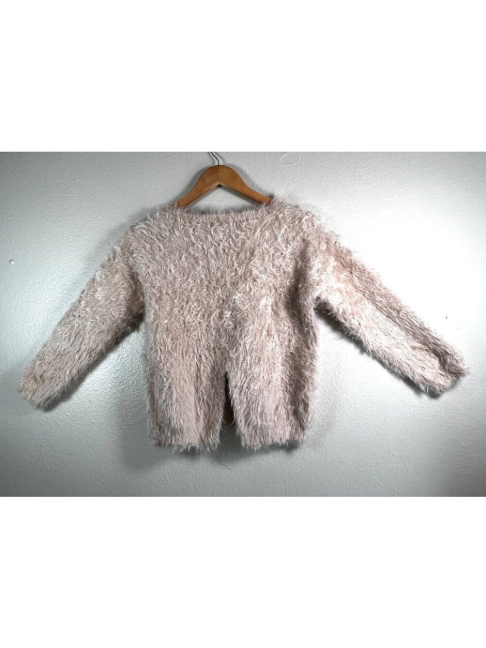 William B Womens Pullover Fuzzy Sweater Beige Lg Back Slit Festival Long Sleeve - Picture 2 of 6